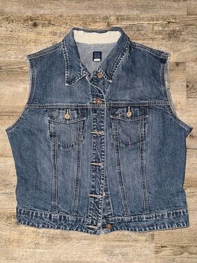 GAP Vintage Denim Trucker Vest with Button Front, XL